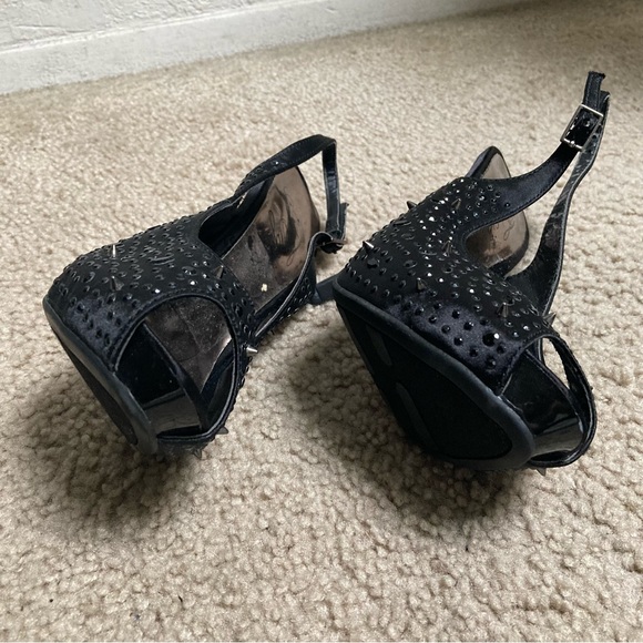 Fergie Hermosa Black Satin Beaded Spiked Slingback Peeptoe Pumps Heels - Picture 5 of 13